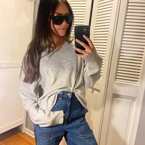Lands' End Light Gray V-Neck Cashmere Sweater - Picture 1 of 9